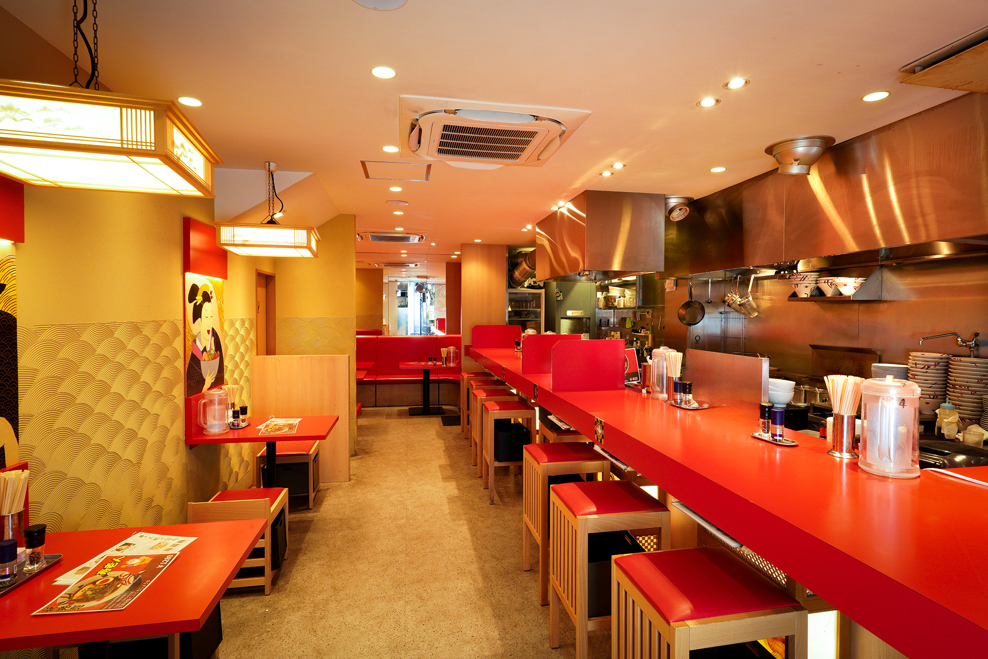 麺や 人類乃宝舟 店内 1